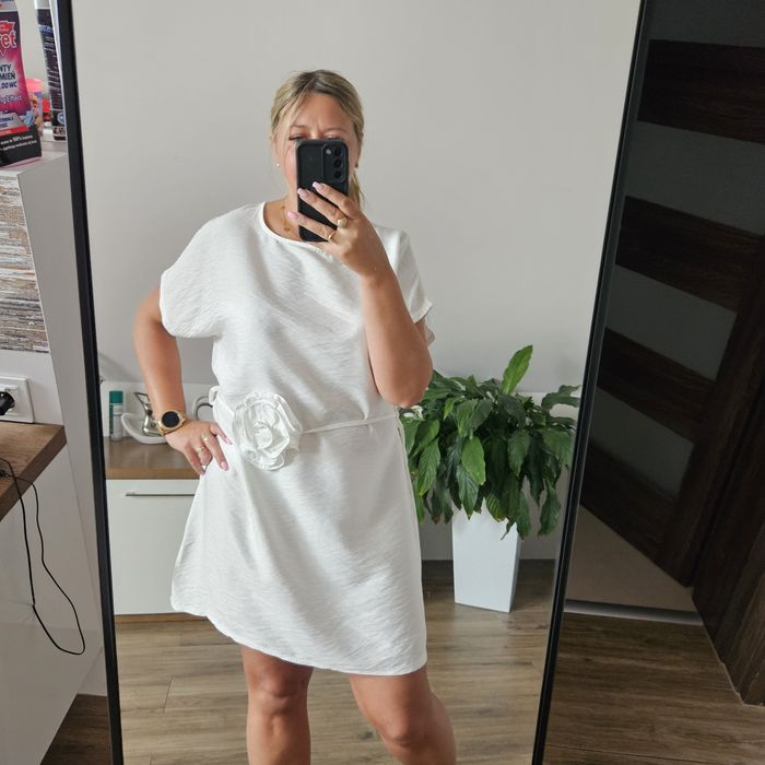 Nowa sukienka z metką