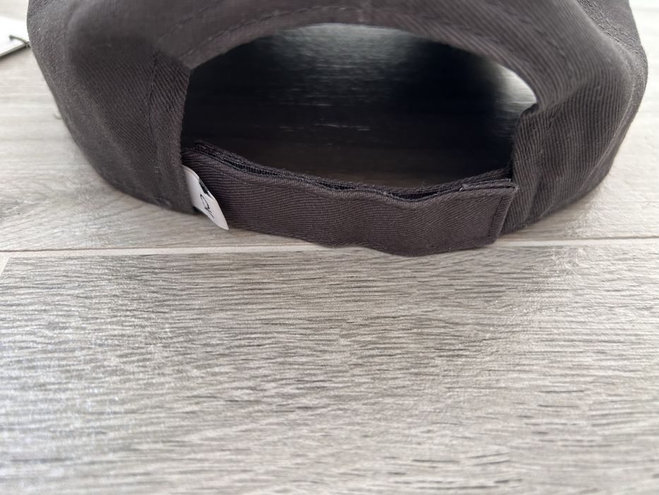 Nowa czapka z daszkiem Calvin Klein