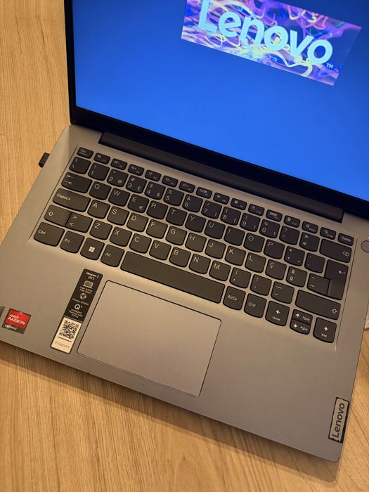 PC Lenovo pouco usado