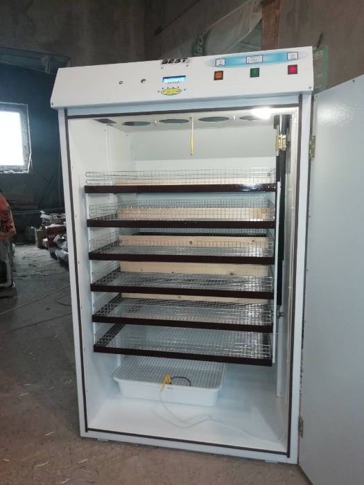 инкубатор Бест-1000 на 1200 яиц