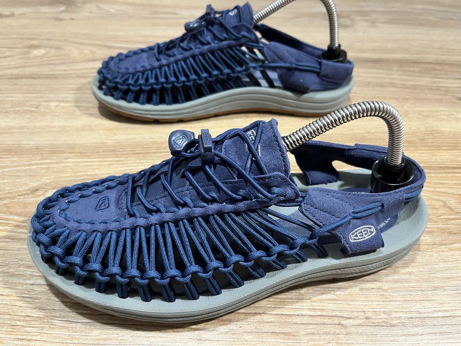 сандалі Keen Uneek у синьому кольорі. Розмір 41(26,5 см.)ціна 1290 грн.