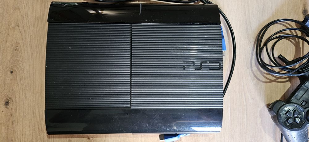 Vendo PS3 SuperSlim 12Gb (Disco 500Gb)