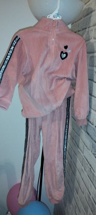 Dres dla dziewczynki welurowy