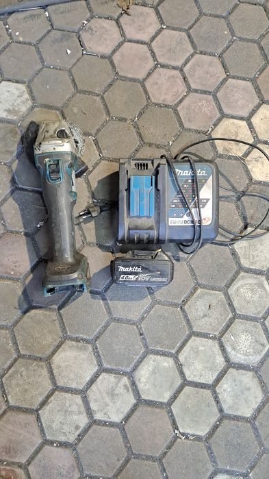 Akumulatorowa Szlifierka Kątowa Makita DGA504 + ładowarka DC18RC + bateria 4 Ah