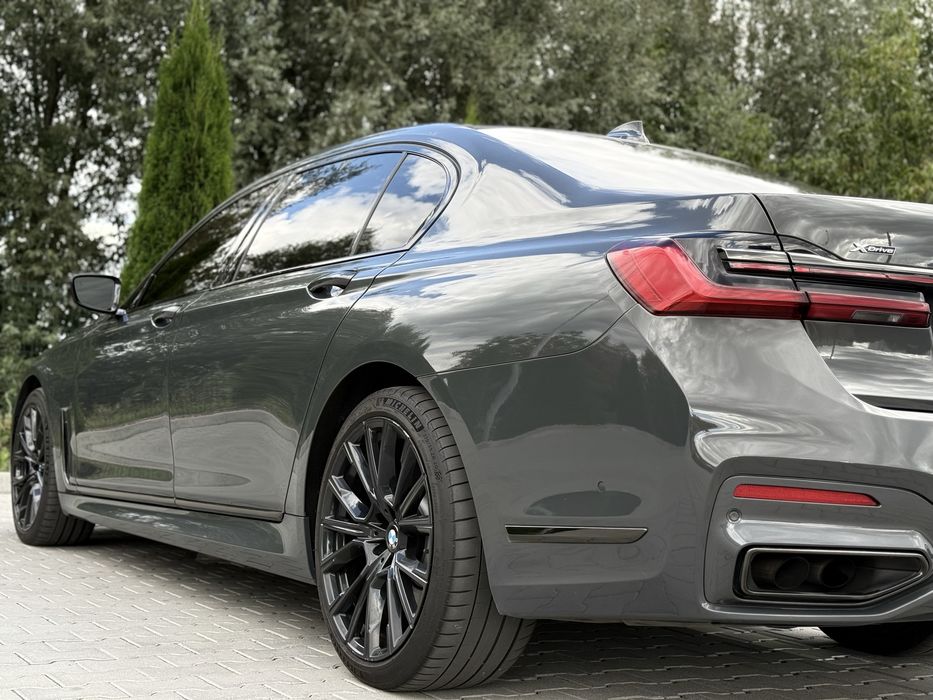 BMW 750 M Performance
