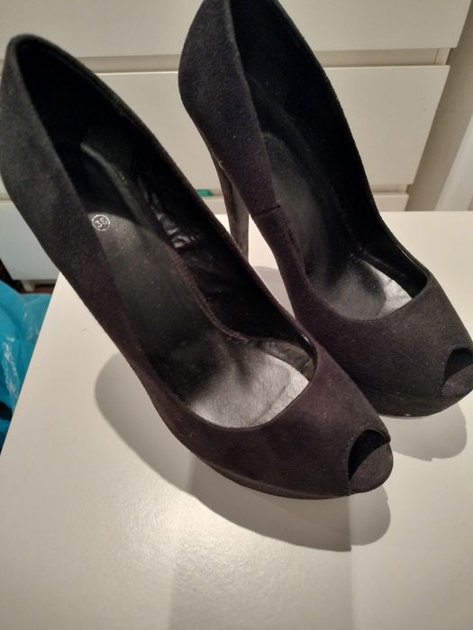 Sapatos altos  semi-novos
