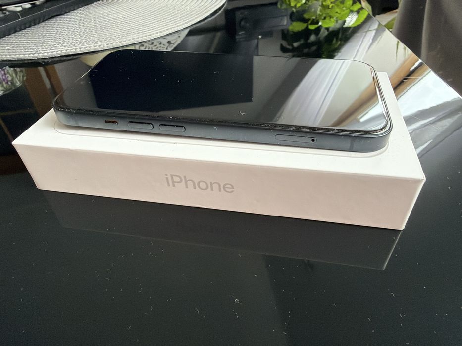 Iphone 13 w bardzo dobrym stanie.