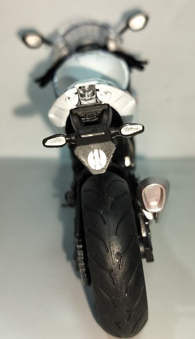 BMW S1000RR модель мотоцикла 1:12 со светом, металл.