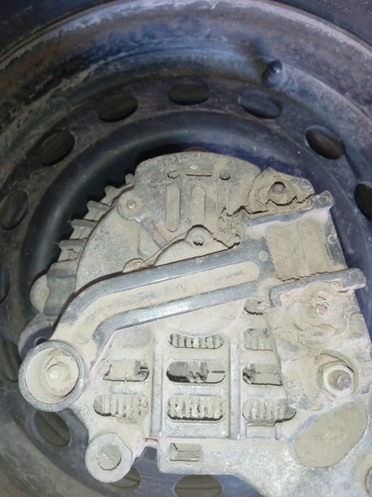 Генератор на Ford