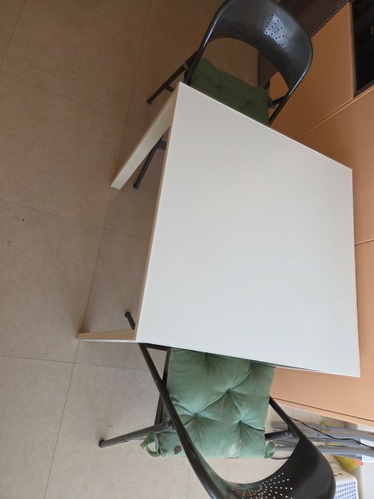Mesa ikea melltorp + 2 cadeiras