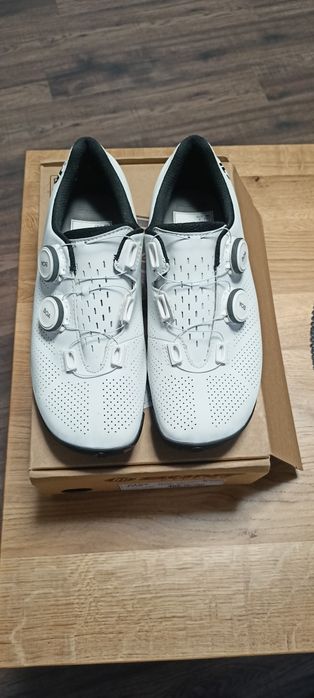Buty szosowe Bont Riot 43 wide prawie nowe