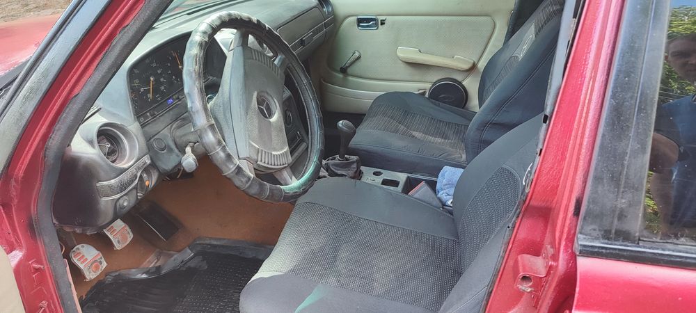 Mercedes-Benz W123 |

1978 год |

дизель 2.4 |

механика