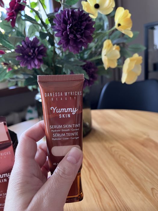 Danessa Myricks Beauty Yummy Skin Serum Skin Tint kolor 2