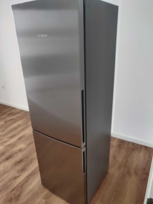 NEGOCIAVÉL - Frigorífico Combinado Bosch 308L - NOVO