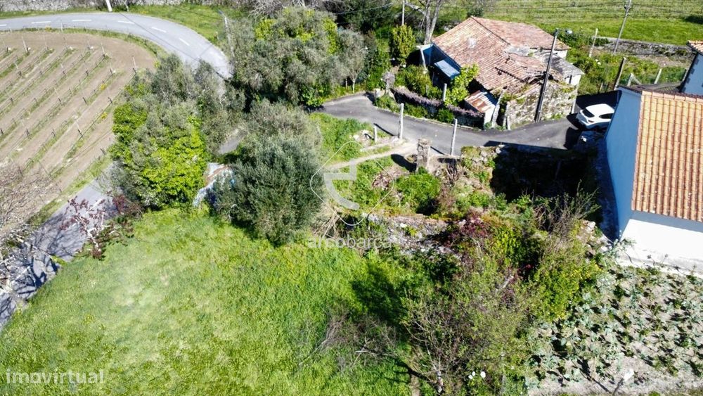 Vende-se Ruína com potencial para restauro em Gondufe - Ponte de Lima