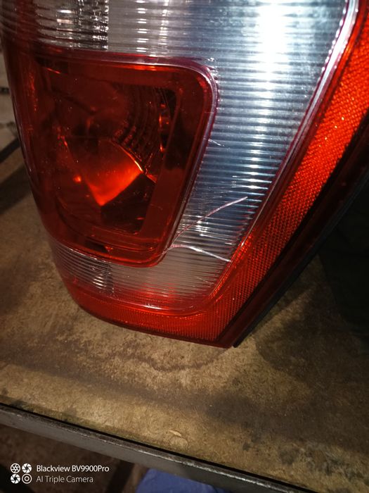 Задний правый фонарь Ford Escape, Mazda Tribute 2001-2012