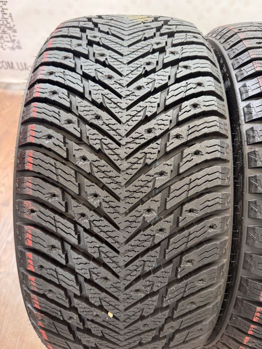 Шини Nokian 235/40/R19