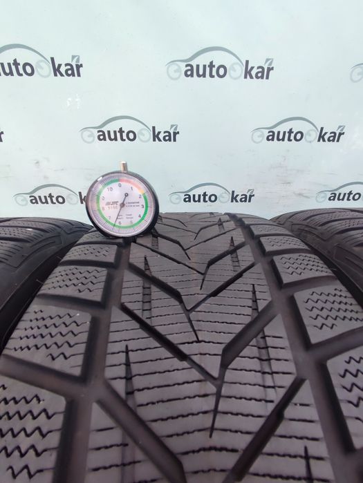 шини зимові 225/45R17 Vredestein
