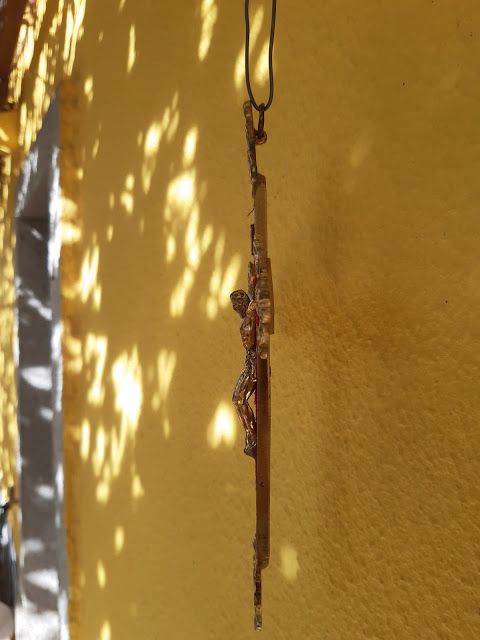 Crucifixo em bronze com Cristo