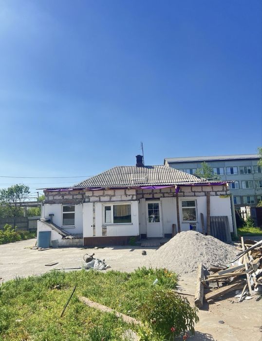 Продаж будинку.Земельна ділянка 20-ть соток
