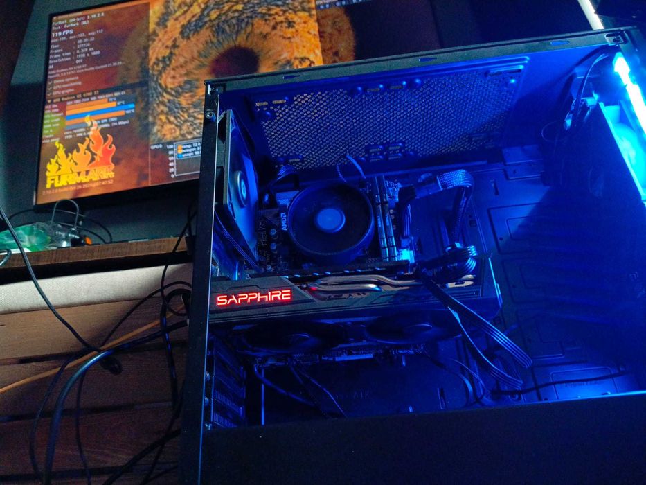 SAPPHIRE RX5700XT 8GB GDDR6 - pudło, bdb stan!