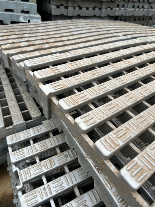 Estrado em plástico