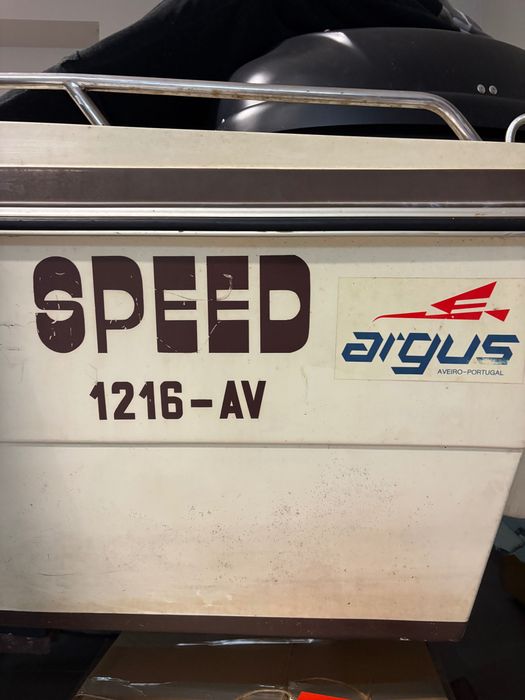 Barco a motor Argus