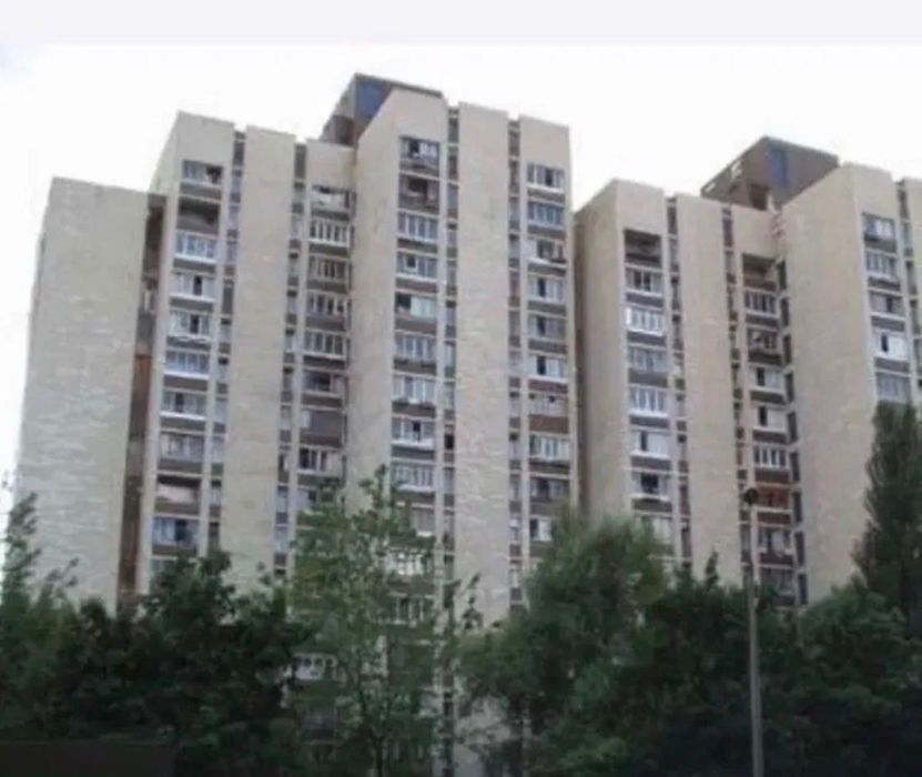 Продам квартиру на Шептицького,7,м.Лівобережна
