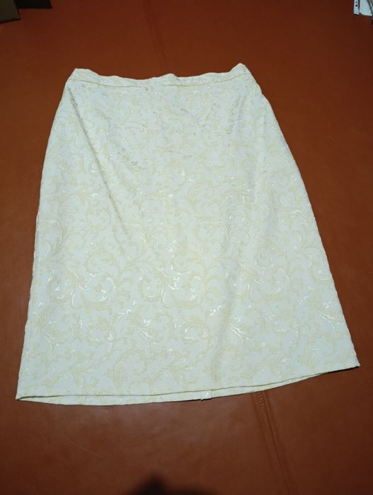 Жіночий костюм.Віддам безкоштовно, відправлю Укрпоштою.