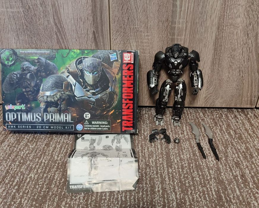 Робот трансформер Оптимус праймал hasbro