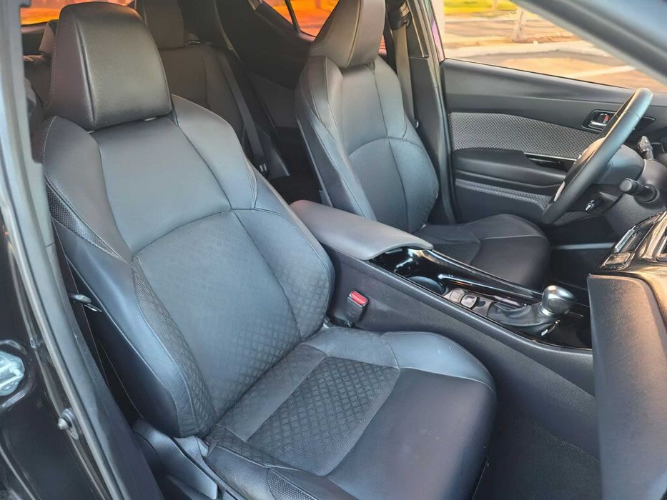 Toyota C-HR      2022