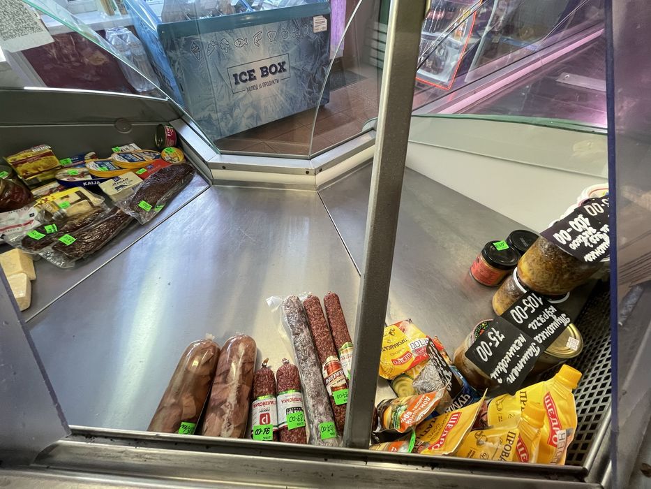 Вітрина кутова Технохолод