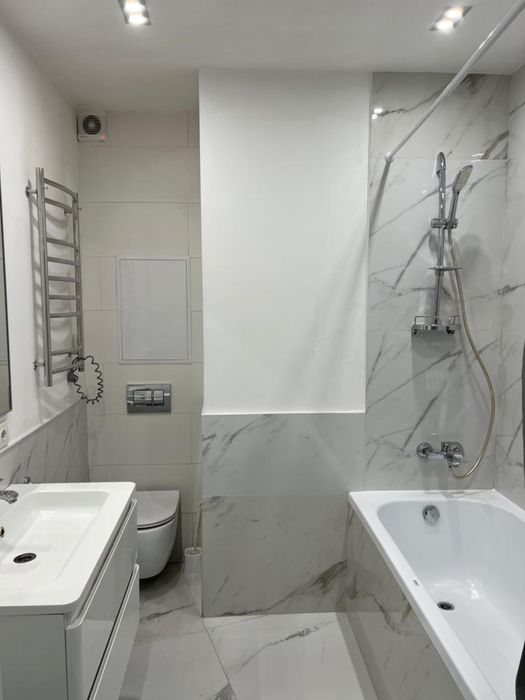 Подобово 3х кімнатна квартира біля ЖД.в ЖК квартет