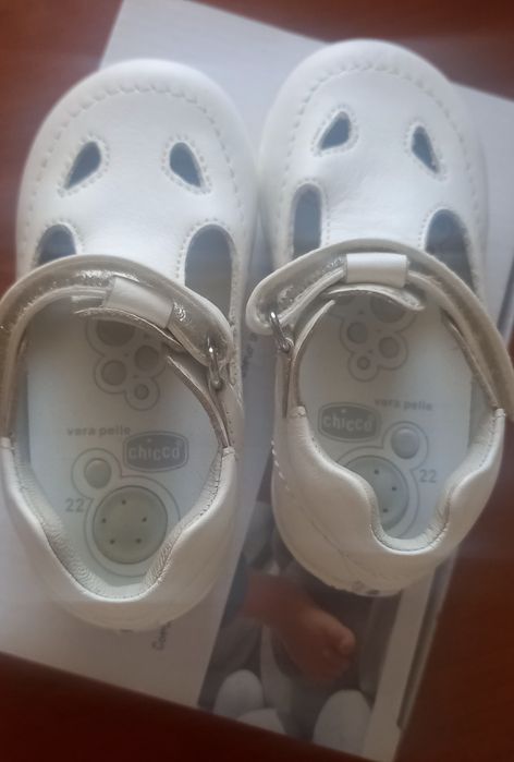 Sapatos de menina/ sapatos da Chicco/ sapatos brancos