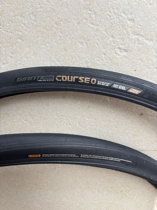 Par de Pneus Giant Gavia Course 0 RaceShield Tubeless 700C x 28