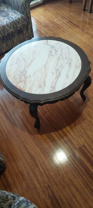 Mesa de centro em madeira e pedra