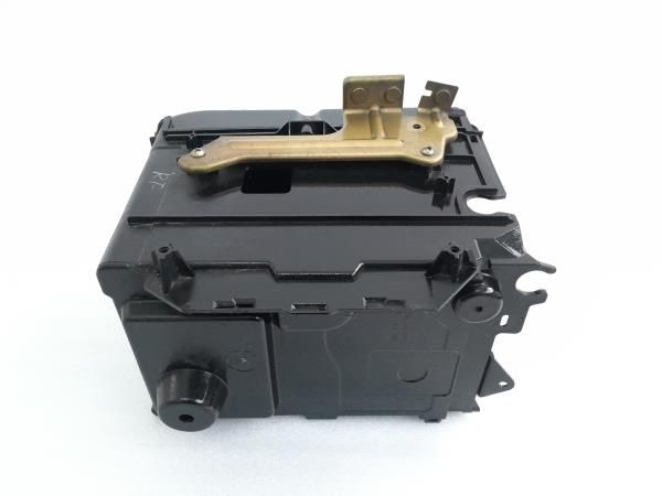 Base / caixa da bateria MAZDA 3 (BK)