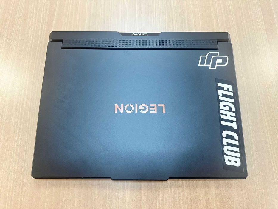 Lenovo legion pro 7i - 5070 ti - 32GB ram - 1 TB - i9 ultra