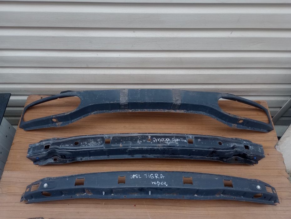 Підсилювач Opel/Nissan/Colt/Mazda/Peugeot/Renault/BMW/Audi 80/Avensis