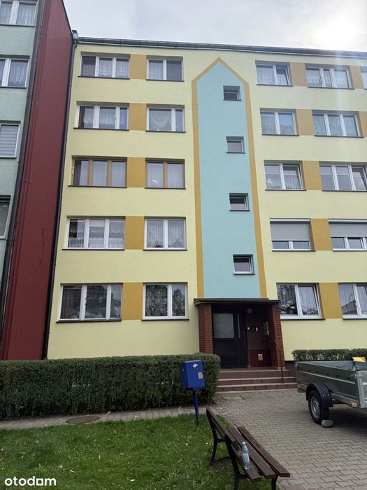 4-pokojowe mieszkanie z balkonem w bloku