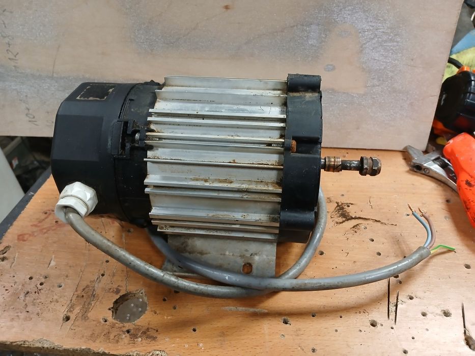 Silnik 230 V 2800 obr.