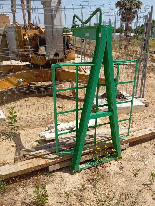 Grua automontante monofasica Operacional