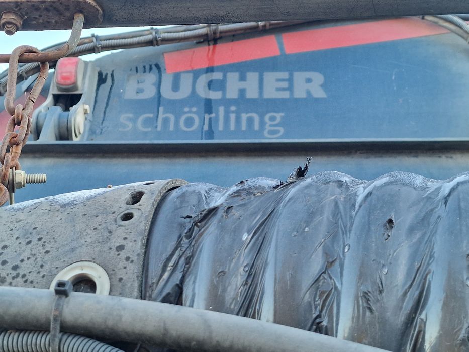 Mercedes Benz, zamiatarka 123 900 brutto