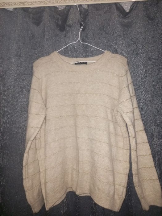 Светер розмір л(50/52розмір)