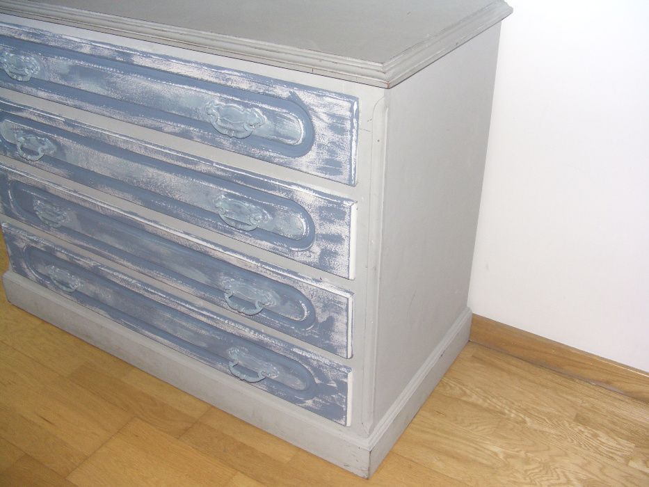 comoda em madeira maciça