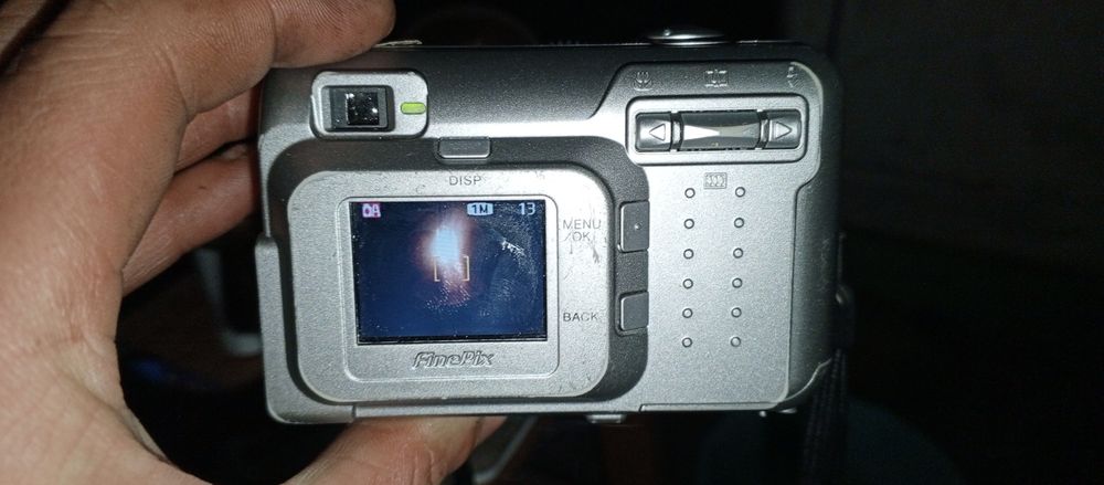 Aparat Finepix A210 i złom fotograficzny