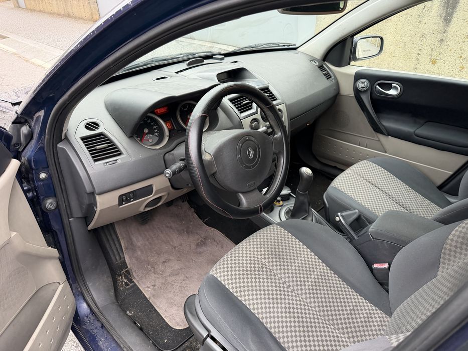 Renault Mégane II - Viatura completa e económica