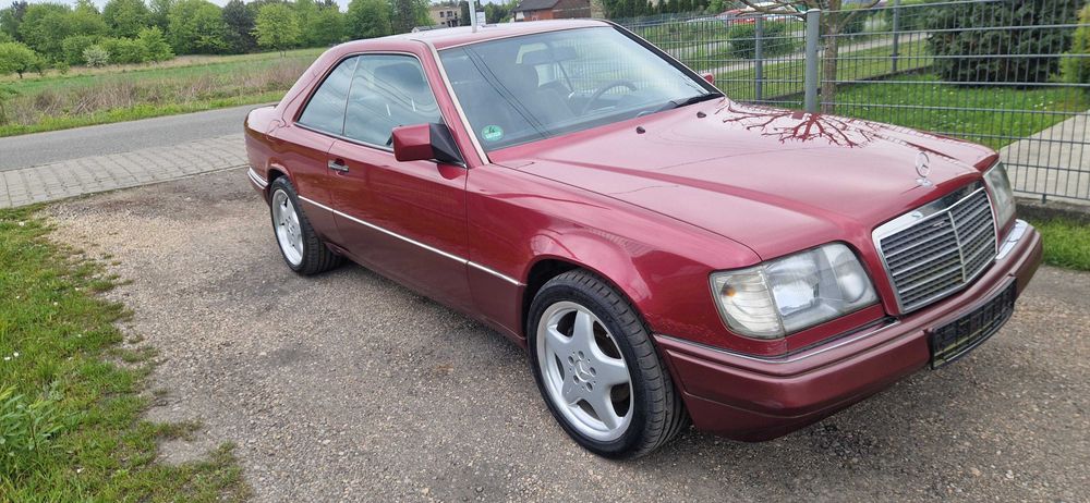 Mercedes 124 coupe
