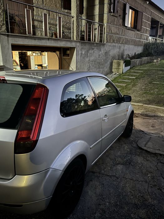 Ford Fiesta MK5 1.4 TDCi | Único Dono | Pintura Nova | Super Económico