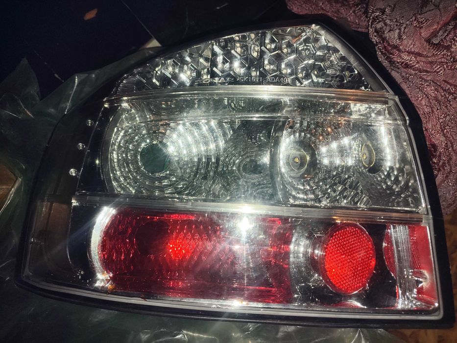 Faróis xenon Audi
